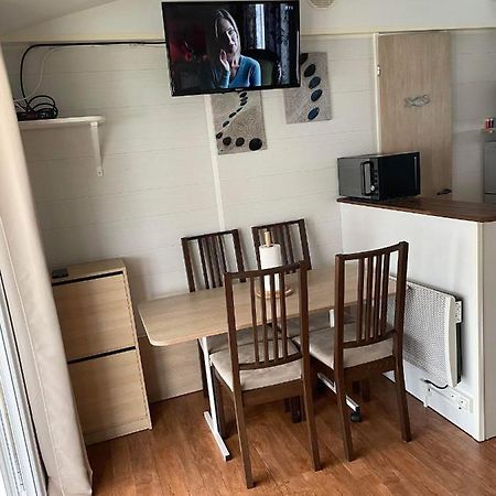 Mobil-Home 4/6 Personnes , Terrasse Couverte ,Piscine Chauffee . Biville-sur-Mer ภายนอก รูปภาพ