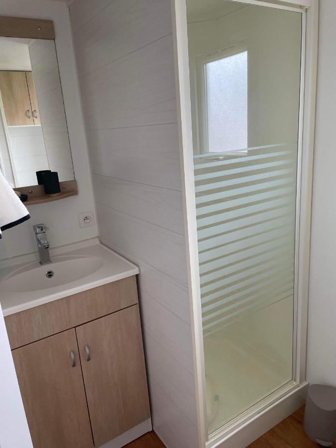 Mobil-Home 4/6 Personnes , Terrasse Couverte ,Piscine Chauffee . Biville-sur-Mer ภายนอก รูปภาพ