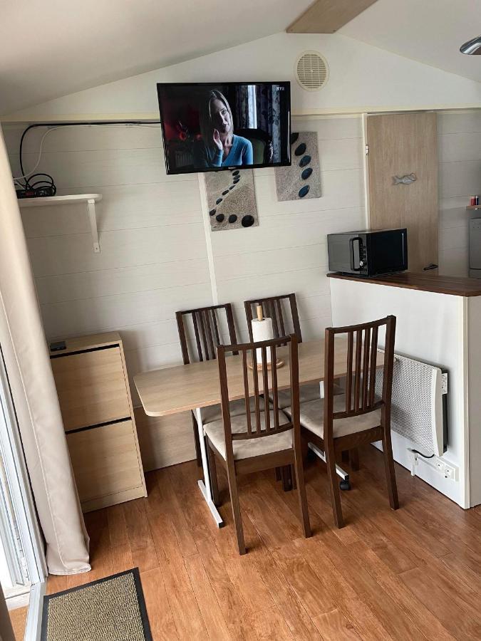 Mobil-Home 4/6 Personnes , Terrasse Couverte ,Piscine Chauffee . Biville-sur-Mer ภายนอก รูปภาพ