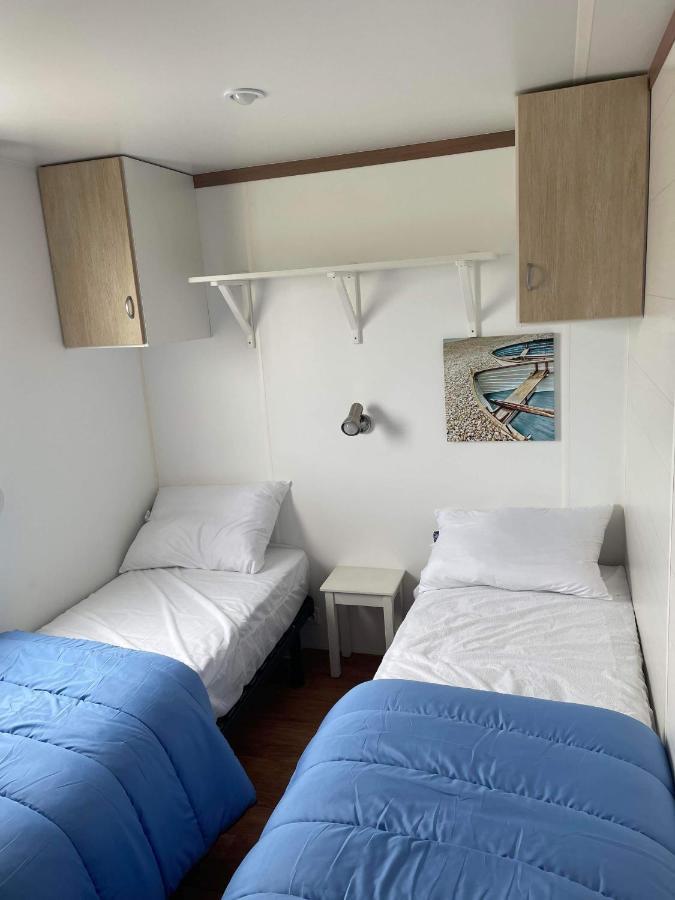 Mobil-Home 4/6 Personnes , Terrasse Couverte ,Piscine Chauffee . Biville-sur-Mer ภายนอก รูปภาพ